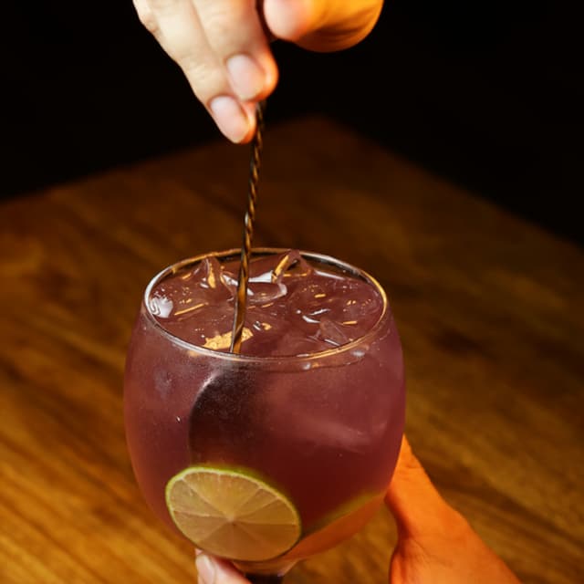 Ultra Violeta
